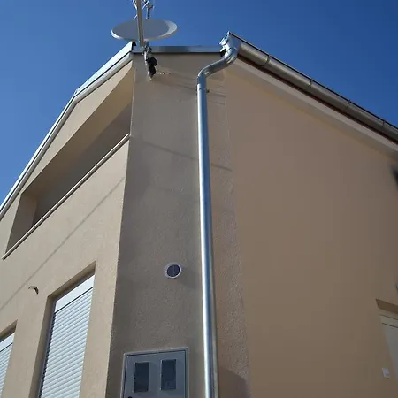 Apartman Ana Arbanasi Zára